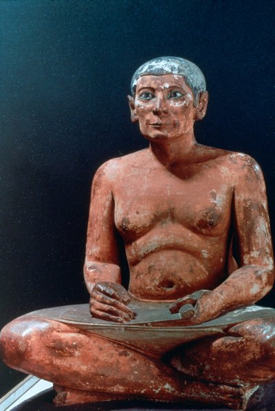 Figura egipcia antigua de un escriba sentado, siglo XXV-XXIV a.C. de Unbekannt