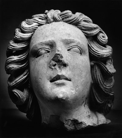 Cabeza de ángel, escultura anónima. Museo municipal de Semur en Auxois (Cote d