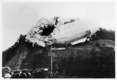 El Zeppelin del Ejército Z2 LZ5 varado cerca de Weilburg durante una tormenta, Alemania, 1910 1933 de Unbekannt