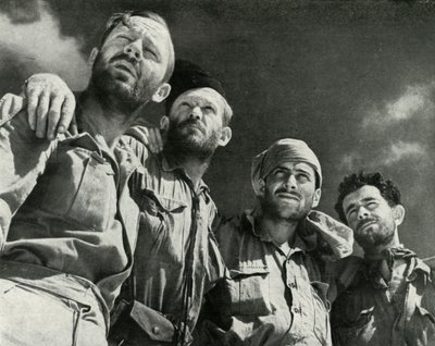 Cuando los alemanes atacaron en Alamein, estos cuatro hombres entraron en las líneas británicas de Unbekannt