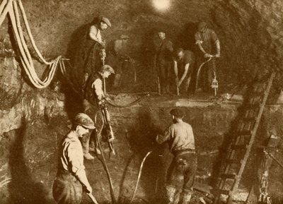 Trabajando en el Nuevo Túnel Mersey, c1930 de Unbekannt
