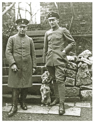 Soldados austriacos o italianos con un perro, febrero de 1918 de Unbekannt