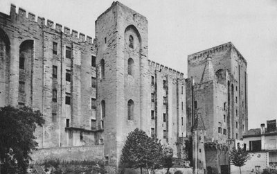 Aviñón. - Palacio de los Papas San Juan y Torres de Trouillas Frente Oeste, c1925 de Unbekannt