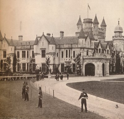 Castillo de Balmoral, residencia de Sus Majestades en las Tierras Altas, c1916 de Unbekannt