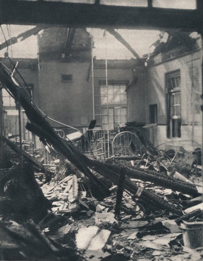 Belfast: Sala de niños. El ataque del enemigo fue dirigido contra toda la vida del pueblo de Unbekannt