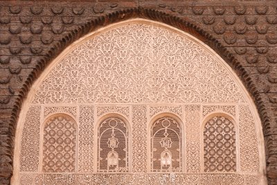 Ben Youssef Medersa es la Medersa más grande de Marruecos, originalmente una escuela religiosa fundada bajo Abou el Hassan, Marrakech, Marruecos de Unbekannt