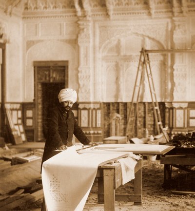Bhai Ram Singh trabajando en la Sala India, Osborne House, Isla de Wight, 1892 de Unbekannt
