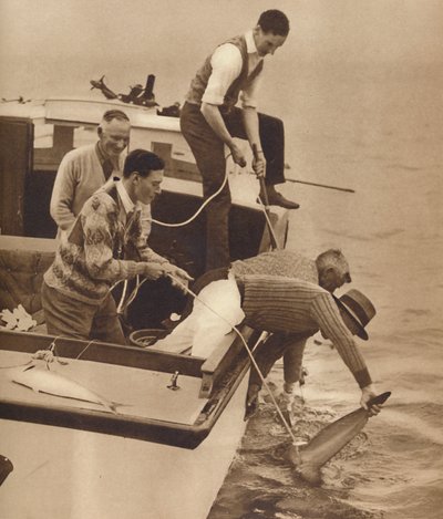 Pesca de grandes peces, Bahía de las Islas, Nueva Zelanda, c1927, 1937 de Unbekannt
