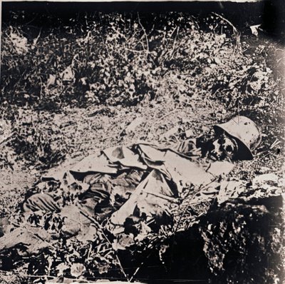 Cuerpo de soldado alemán muerto, c1914-c1918 de Unbekannt