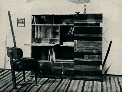 Librero y silla. Diseñado y ejecutado por Hans Hartl, c. 1927 de Unbekannt