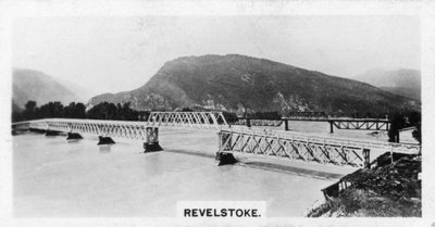 Puente sobre el río Columbia, Revelstoke, Columbia Británica, Canadá, c1920s de Unbekannt