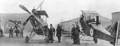 Aeronaves del Cuerpo Real de Vuelo Británico en reparación, c. 1916 de Unbekannt