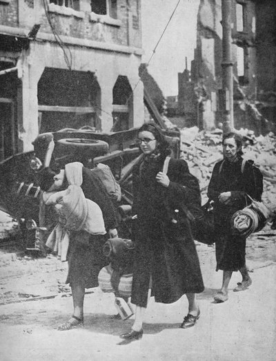 Tropas británicas resisten en Lovaina mientras los refugiados abandonan la ciudad, 1940 de Unbekannt