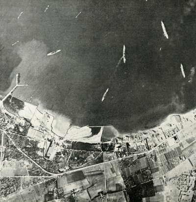 Buques de guerra británicos frente a la costa maltesa, Segunda Guerra Mundial, 1940-1942 1944 de Unbekannt