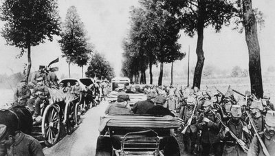 Carretera concurrida, Primera Guerra Mundial, 1915 de Unbekannt