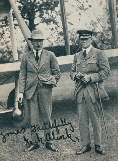 Capitán John Alcock y Teniente Arthur Whitten Brown, aviadores británicos, c1919 c1937 de Unbekannt