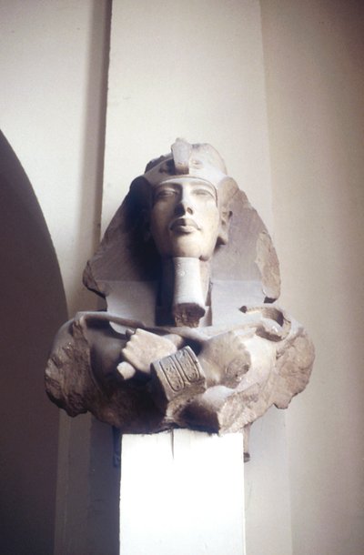 Cabeza tallada del rey Akhenatón, Antiguo Egipto, XVIII Dinastía, c1353-c1334 a.C. de Unbekannt
