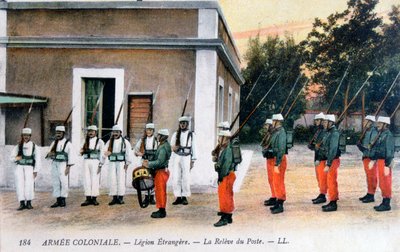 Cambio de guardia, Legión Extranjera Francesa, c. 1910 de Unbekannt