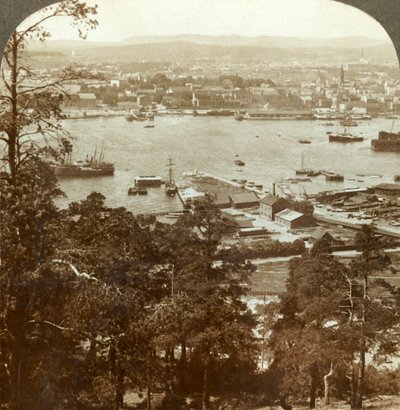 Christiania y su puerto ocupado, N.O. desde el Palacio Real de Ekeberg a la derecha, Noruega, c. 1905 de Unbekannt