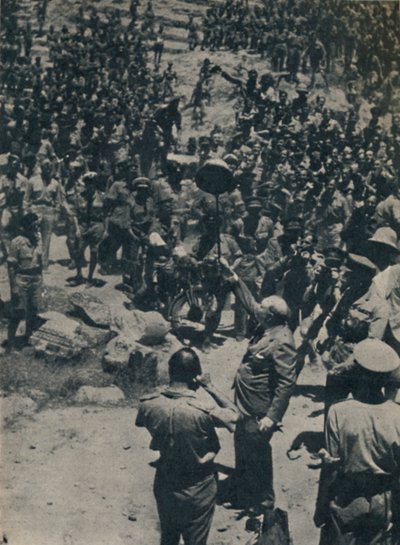 Churchill con tropas británicas en el norte de África, junio de 1943, 1945 de Unbekannt