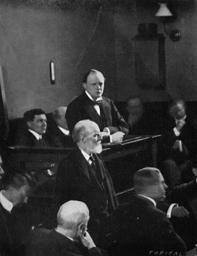Churchill dando testimonio sobre el incidente de Sidney Street, 1911, 1945 de Unbekannt