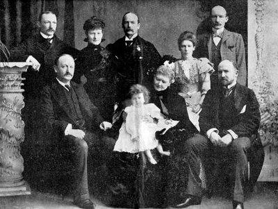 El coronel Robert Baden-Powell con su madre, hermana y cuatro hermanos, 1900 de Unbekannt