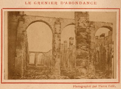 Comuna de París (1871): vista de las ruinas del Grenier d