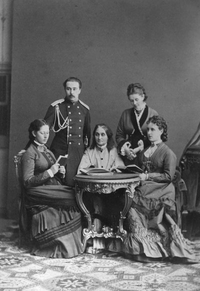 Conde Sergei Sheremetev y Condesa Ekaterina Sheremeteva y familia, 1870s de Unbekannt