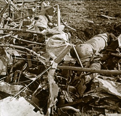 Avión estrellado, Aisne, Francia, c1914-c1918 de Unbekannt