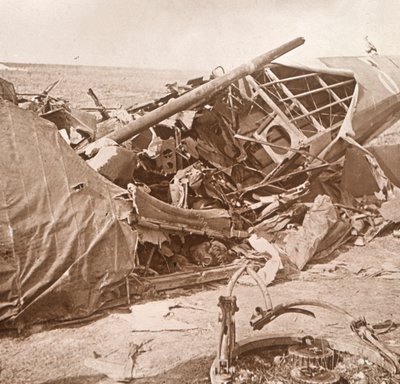 Avión estrellado, Sainte-Marie-à-Py, norte de Francia, c1914-c1918 de Unbekannt