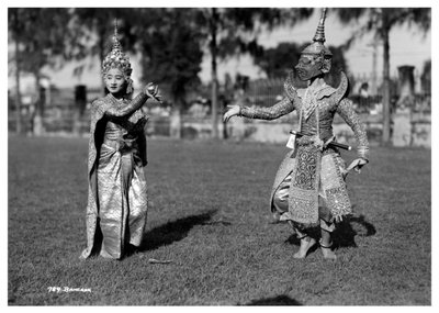 Bailarines con vestimenta tradicional, Bangkok, Tailandia, principios del siglo XX de Unbekannt