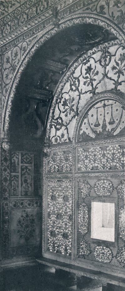 Delhi. La balanza de la justicia Pantalla de mármol tallado a través de la cual se recibían peticiones, c1910 de Unbekannt