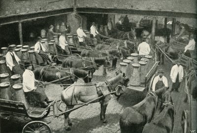 Furgonetas de reparto saliendo del depósito central de Messrs, Freeth y Pococks en Vauxhall, 1902 de Unbekannt
