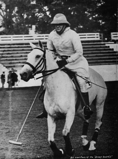 A pesar de las grandes responsabilidades, el juego favorito de polo no podía ser descuidado, c1930s, 1945 de Unbekannt