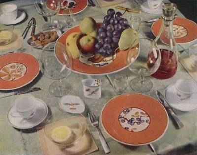 Postre - En esta disposición de la mesa, el servicio de frutas es de loza Royal Copenhagen de Unbekannt