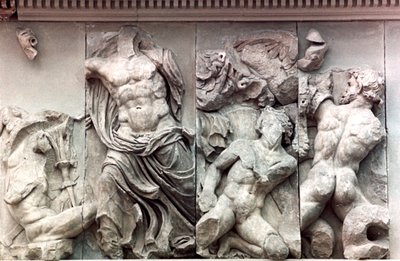 Detalle del Gran Friso del Altar de Pérgamo, 180-159 a.C. de Unbekannt