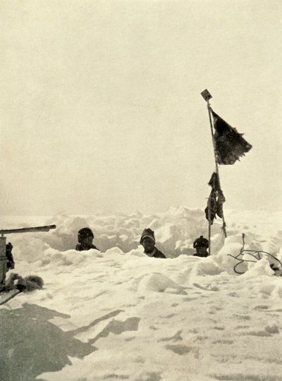 Excavando para determinar la profundidad de la nieve que cubre un depósito, c1908, 1909 de Unbekannt