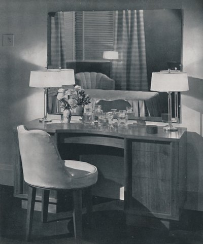 Tocador en nogal americano con silla giratoria a juego, 1942 de Unbekannt