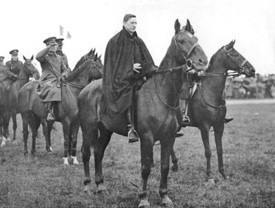 Eamon De Valera en un desfile de tropas del Estado Libre Irlandés, Dublín, c1934-1935 de Unbekannt