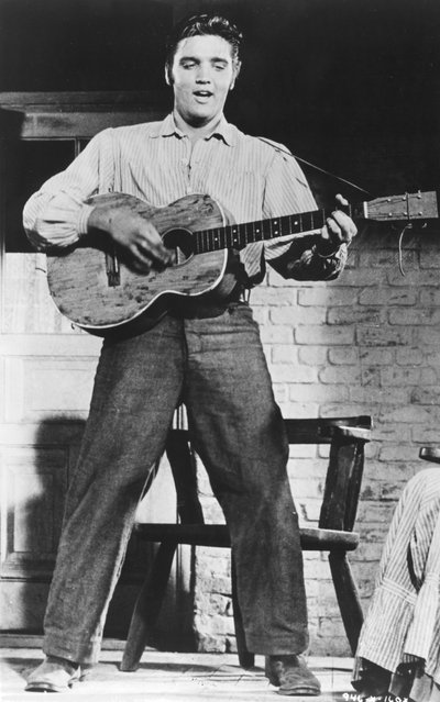 Elvis Presley, cantante y actor estadounidense, años 1950 de Unbekannt