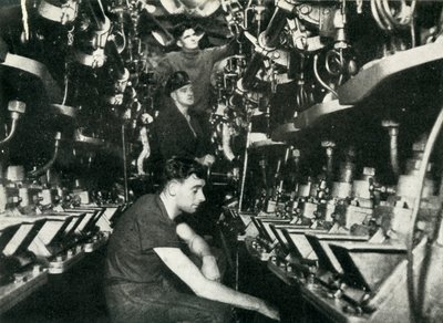 Sala de máquinas de un submarino británico, Segunda Guerra Mundial, 1945 de Unbekannt