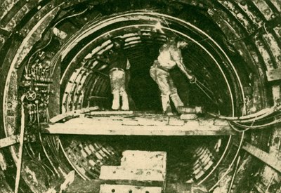 Ampliación de túneles en el Ferrocarril de la Ciudad y el Sur de Londres, mostrando nuevos y viejos diámetros, 1930 de Unbekannt
