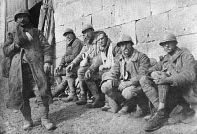 Heridos franceses evacuados después de la batalla en Plessis-de-Roye, Picardía, Francia, 30 de marzo de 1918 de Unbekannt