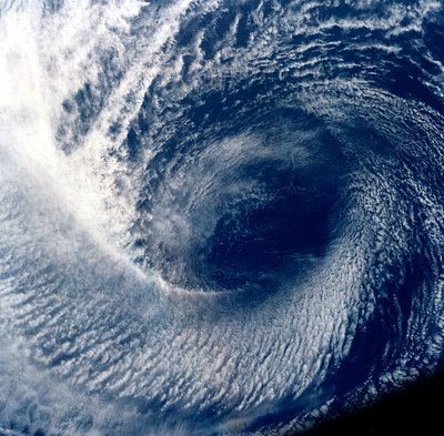 Ojo de la tormenta tropical Blanca fotografiado entre el 17 y el 24 de junio de 1985 de Unbekannt