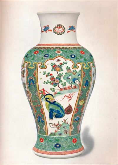 Jarrón Famille Verte, con cuatro paneles verticales pintados con rocas y plantas florecientes, dos monstruos de Unbekannt