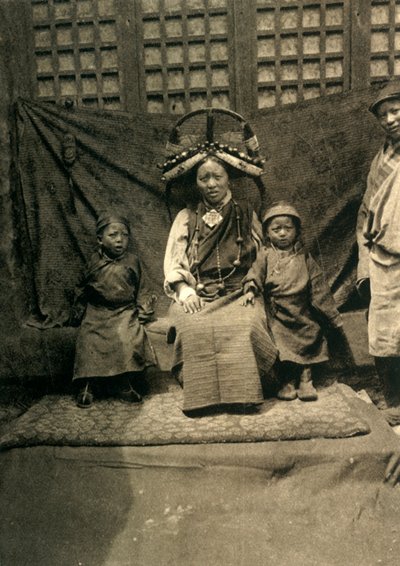 Familia del Gobernador de Tingri, c. 1918-c. 1939 de Unbekannt