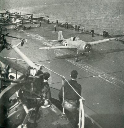 Aviones de combate a bordo de un portaaviones, Segunda Guerra Mundial, c1943 de Unbekannt