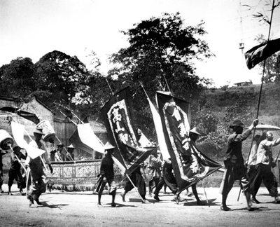 Portadores de banderas, Singapur, 1900 de Unbekannt