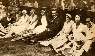 El ex rey Manuel II de Portugal con jugadores de tenis, Gran Bretaña, 1930, 1933 de Unbekannt