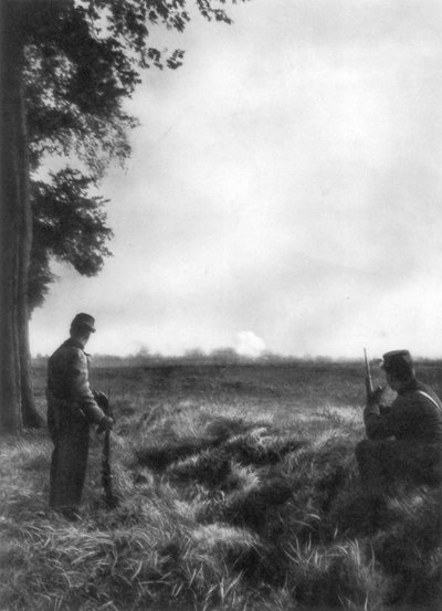 Soldados franceses observando fuego de artillería, Primera Batalla del Marne, Francia, 5-12 de septiembre de 1914 de Unbekannt